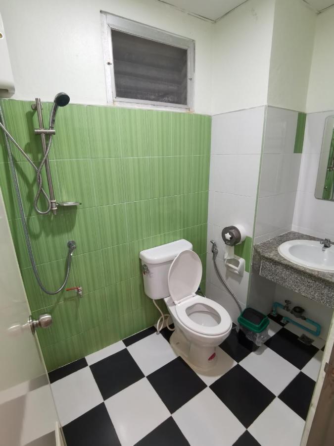Uj Apartment Bangsaen Exterior foto