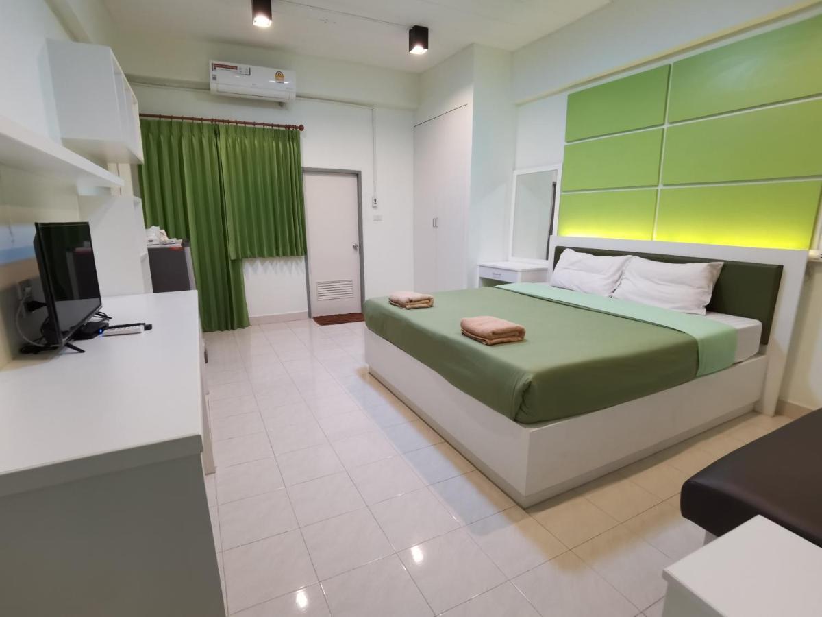 Uj Apartment Bangsaen Exterior foto